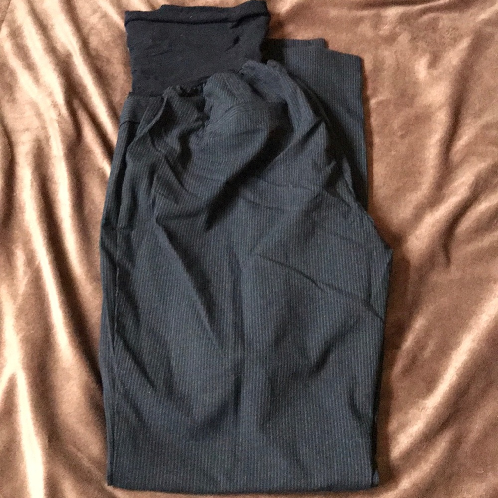 🤰🏽 3/$20. maternity pin striped dress sacks EUC